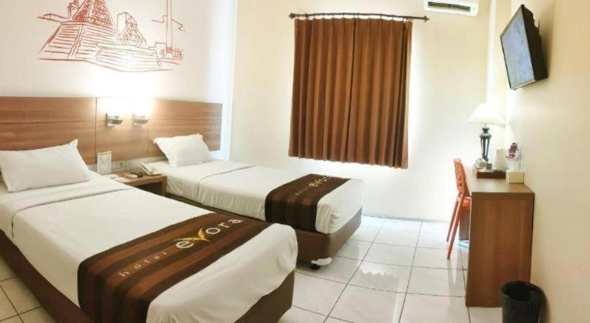 Evora Hotel Surabaya Exterior photo